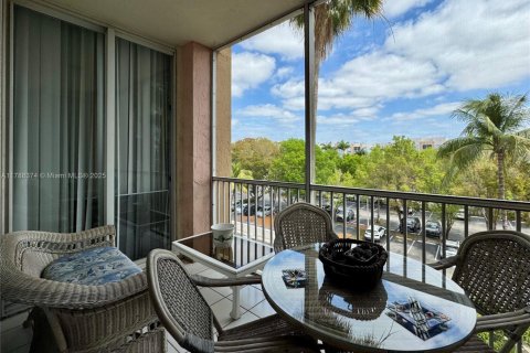 Condo in Doral, Florida, 3 bedrooms  № 2015002 - photo 24