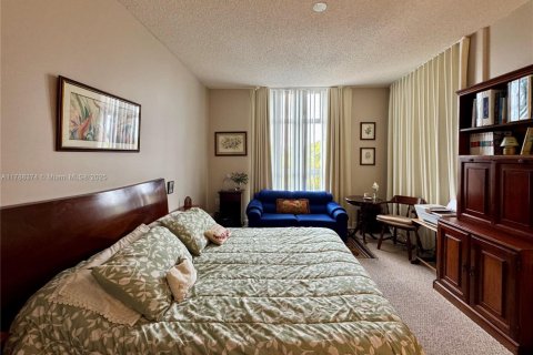 Condo in Doral, Florida, 3 bedrooms  № 2015002 - photo 13