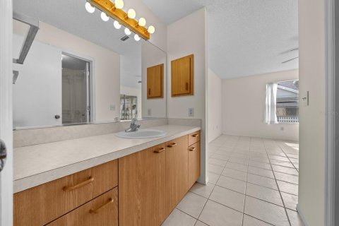 Купить виллу или дом в Леди-Лейк, Флорида 3 комнаты, 102.75м2, № 1553087 - фото 20