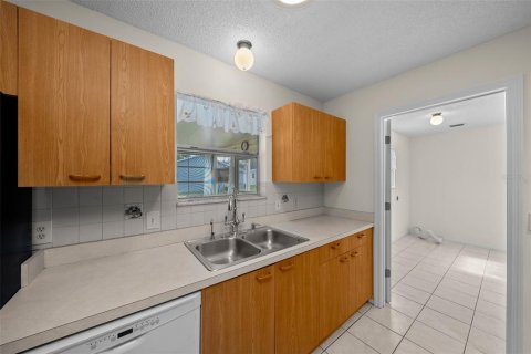 Купить виллу или дом в Леди-Лейк, Флорида 3 комнаты, 102.75м2, № 1553087 - фото 12