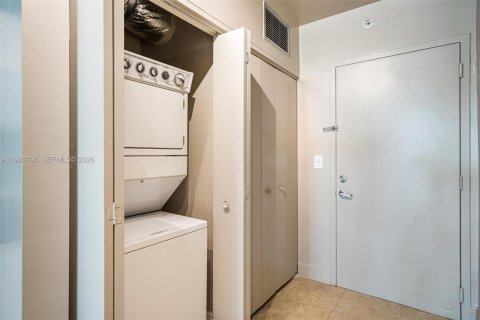 Купить кондоминиум в Майами, Флорида 67.54м2, № 2048030 - фото 18