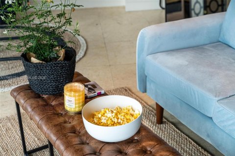 Купить кондоминиум в Майами, Флорида 67.54м2, № 2048030 - фото 7