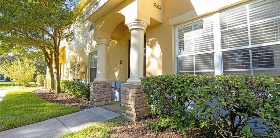 Townhouse in Zephyrhills, Florida 3 bedrooms, 126.63 sq.m. № 2195999