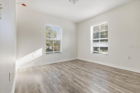 Townhouse in Zephyrhills, Florida 3 bedrooms, 126.63 sq.m. № 2195999 - photo 23