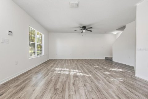 Townhouse in Zephyrhills, Florida 3 bedrooms, 126.63 sq.m. № 2195999 - photo 16