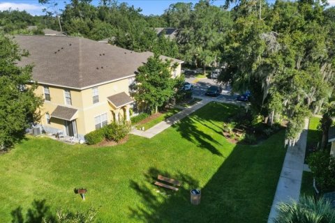 Townhouse in Zephyrhills, Florida 3 bedrooms, 126.63 sq.m. № 2195999 - photo 6