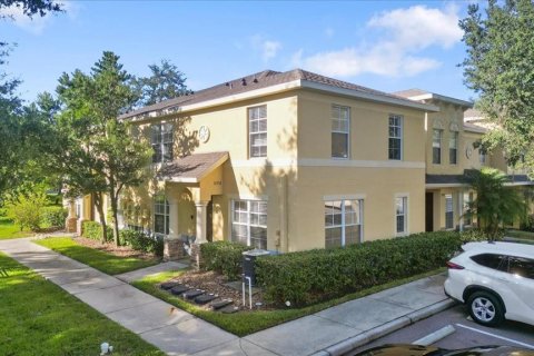Townhouse in Zephyrhills, Florida 3 bedrooms, 126.63 sq.m. № 2195999 - photo 5