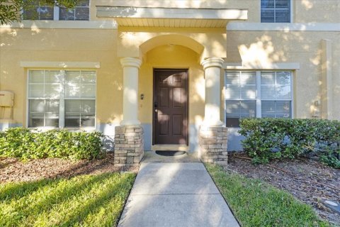 Townhouse in Zephyrhills, Florida 3 bedrooms, 126.63 sq.m. № 2195999 - photo 4
