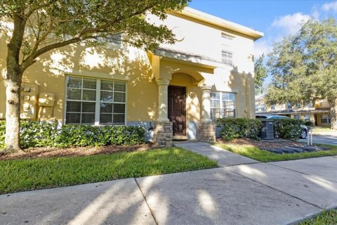 Townhouse in Zephyrhills, Florida 3 bedrooms, 126.63 sq.m. № 2195999 - photo 2