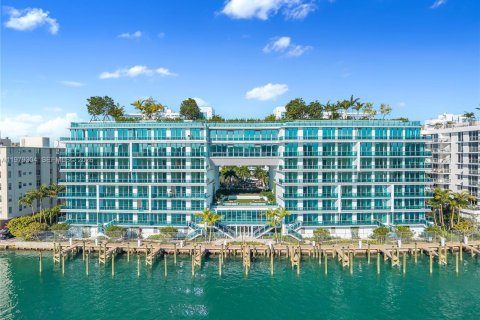 Condo à Bay Harbor Islands, Floride, 2 chambres № 2080381