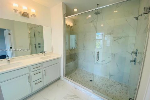 Touwnhouse à louer à Dania Beach, Floride: 3 chambres, 184.13 m2 № 1966436 - photo 6