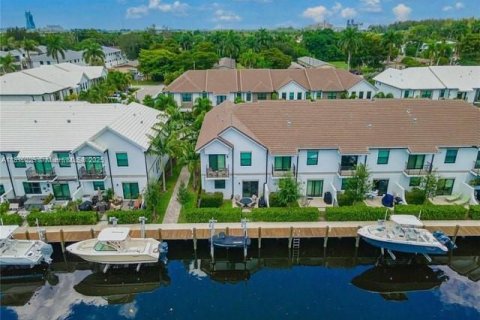 Touwnhouse à louer à Dania Beach, Floride: 3 chambres, 184.13 m2 № 1966436 - photo 2
