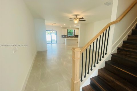 Touwnhouse à louer à Dania Beach, Floride: 3 chambres, 184.13 m2 № 1966436 - photo 4