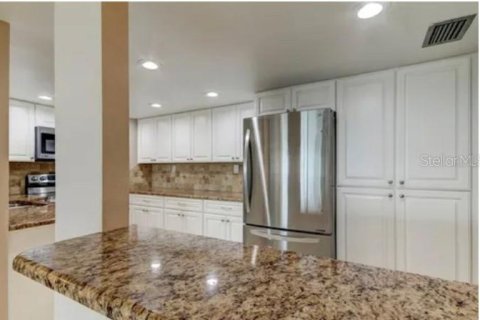 Condo in Clearwater, Florida, 2 bedrooms № 2391739 - photo 9