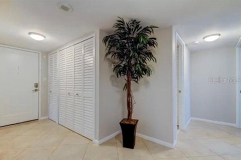 Condo in Clearwater, Florida, 2 bedrooms № 2391739 - photo 13