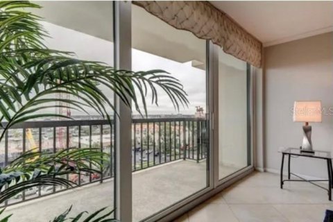 Condo in Clearwater, Florida, 2 bedrooms № 2391739 - photo 7