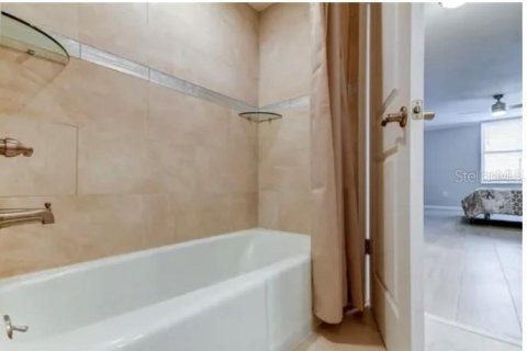 Condo in Clearwater, Florida, 2 bedrooms № 2391739 - photo 18