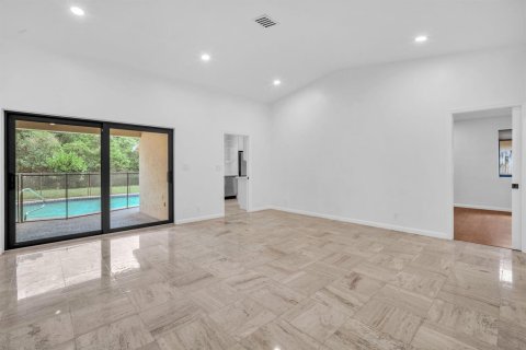House in Hollywood, Florida 3 bedrooms, 199.37 sq.m. № 2246617 - photo 7