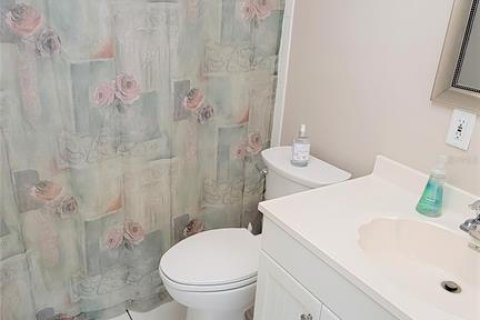 Condo in Bradenton, Florida, 1 bedroom № 2097422 - photo 11