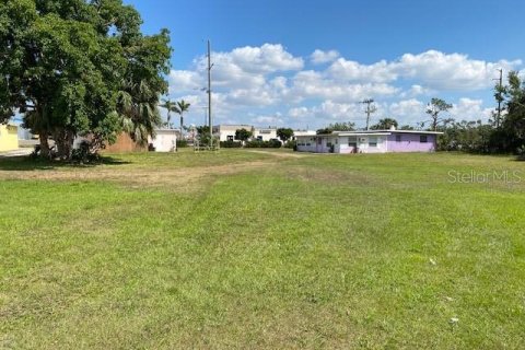 Commercial property in Port Charlotte, Florida 455.87 sq.m. № 343441 - photo 5