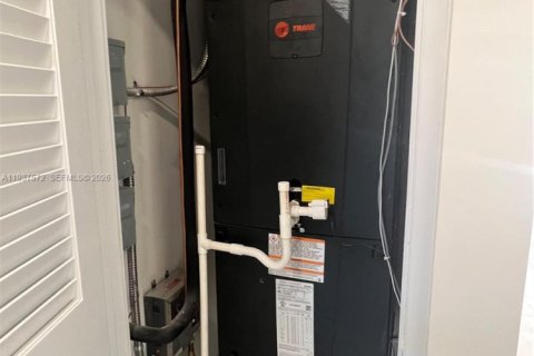 Villa ou maison à vendre à Miami, Floride: 4 chambres, 183.57 m2 № 1995510 - photo 7