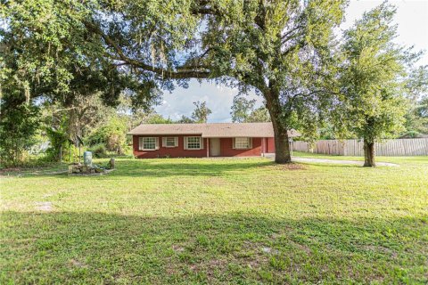 House in Zephyrhills, Florida 4 bedrooms, 98.1 sq.m. № 1894410 - photo 3