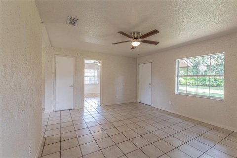 House in Zephyrhills, Florida 4 bedrooms, 98.1 sq.m. № 1894410 - photo 7