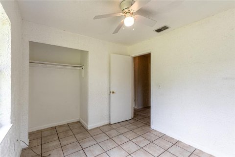 House in Zephyrhills, Florida 4 bedrooms, 98.1 sq.m. № 1894410 - photo 21