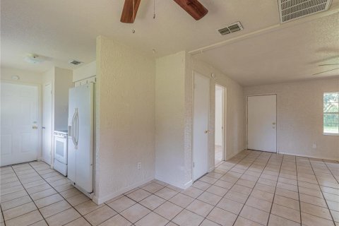 House in Zephyrhills, Florida 4 bedrooms, 98.1 sq.m. № 1894410 - photo 11