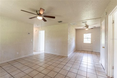House in Zephyrhills, Florida 4 bedrooms, 98.1 sq.m. № 1894410 - photo 8