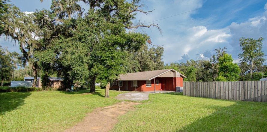 House in Zephyrhills, Florida 4 bedrooms, 98.1 sq.m. № 1894410