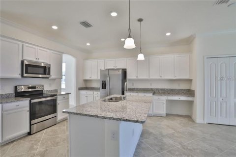 Villa ou maison à vendre à Bradenton, Floride: 5 chambres, 302.58 m2 № 2150039 - photo 4