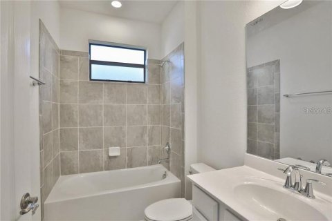 Villa ou maison à vendre à Bradenton, Floride: 5 chambres, 302.58 m2 № 2150039 - photo 8