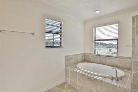 Villa ou maison à vendre à Bradenton, Floride: 5 chambres, 302.58 m2 № 2150039 - photo 12