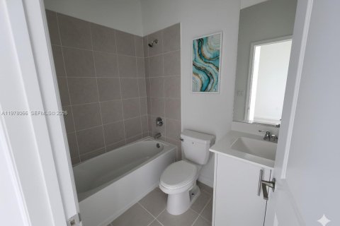 Townhouse in Florida City, Florida 4 bedrooms, 151.71 sq.m. № 2042012 - photo 11