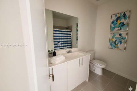 Townhouse in Florida City, Florida 4 bedrooms, 151.71 sq.m. № 2042012 - photo 7