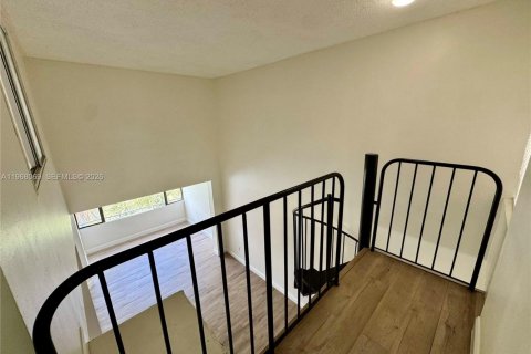 Condo in Miami, Florida, 2 bedrooms  № 2031779 - photo 30