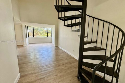 Condo in Miami, Florida, 2 bedrooms  № 2031779 - photo 4