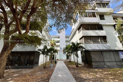 Condo in Miami, Florida, 2 bedrooms  № 2031779