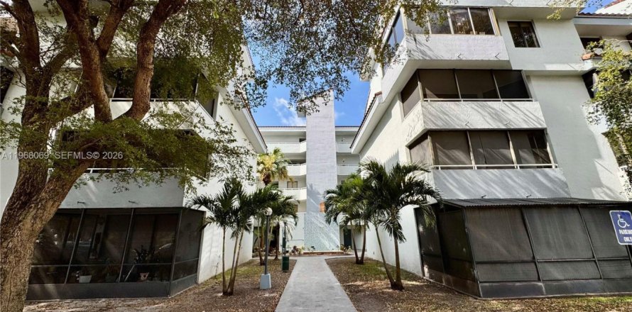 Condo in Miami, Florida, 2 bedrooms  № 2031779