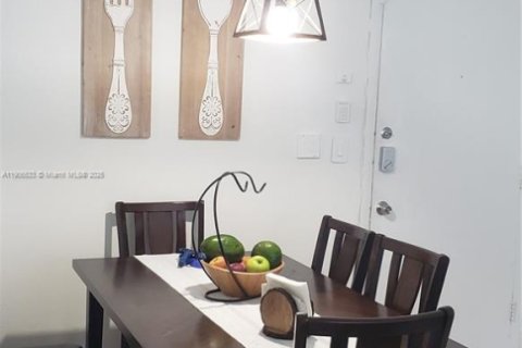 Купить кондоминиум в Майами, Флорида 2 спальни, 70.88м2, № 1957092 - фото 6