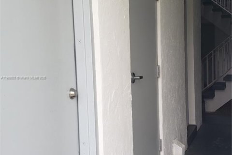 Купить кондоминиум в Майами, Флорида 2 спальни, 70.88м2, № 1957092 - фото 24