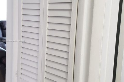 Купить кондоминиум в Майами, Флорида 2 спальни, 70.88м2, № 1957092 - фото 10