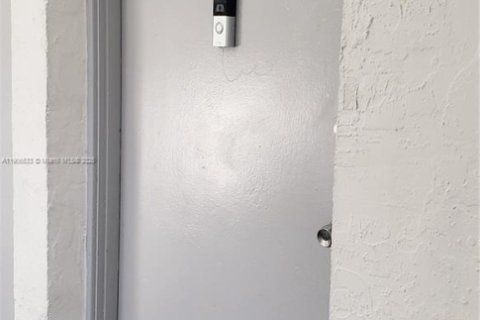 Купить кондоминиум в Майами, Флорида 2 спальни, 70.88м2, № 1957092 - фото 2