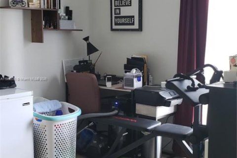 Купить кондоминиум в Майами, Флорида 2 спальни, 70.88м2, № 1957092 - фото 14