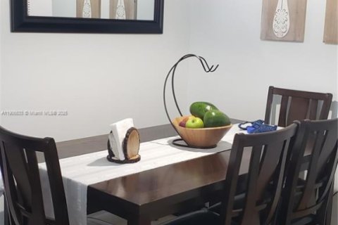 Купить кондоминиум в Майами, Флорида 2 спальни, 70.88м2, № 1957092 - фото 5