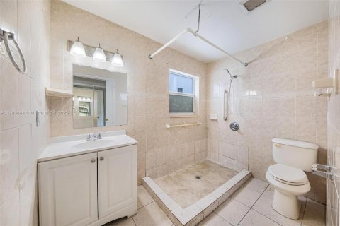 House in Sunrise, Florida 4 bedrooms, 157.19 sq.m. № 1665101 - photo 6