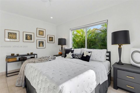 Villa ou maison à louer à Wilton Manors, Floride: 3 chambres, 145.21 m2 № 1993085 - photo 15