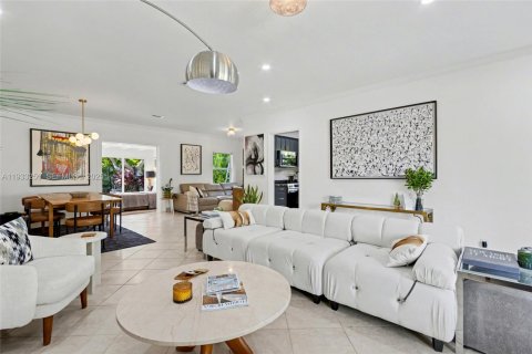 Villa ou maison à louer à Wilton Manors, Floride: 3 chambres, 145.21 m2 № 1993085 - photo 5