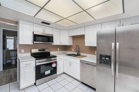 Copropriété à vendre à Tampa, Floride: 2 chambres, 119.01 m2 № 2413837 - photo 13